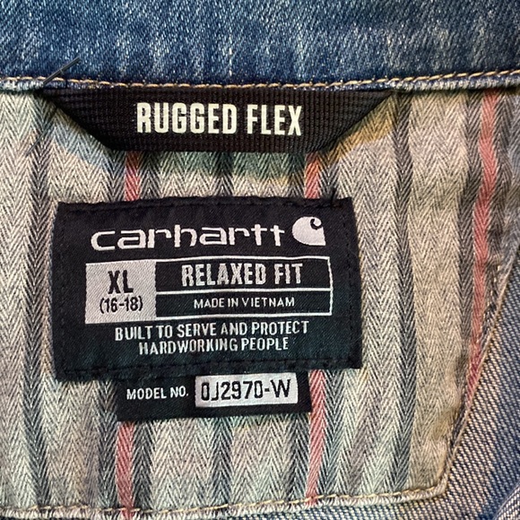 SOLD!! NWOT Women’s Carhartt Rugged Flex Denim Jacket - Picture 3 of 6